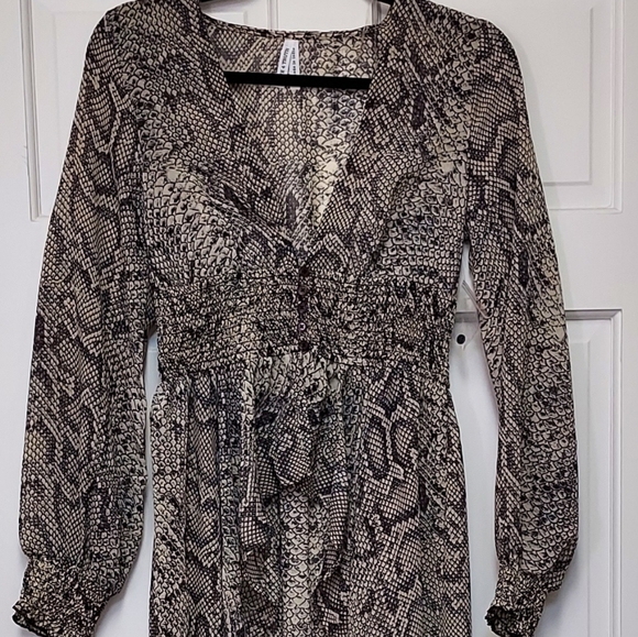 Live 4 Truth NWOT Sheer Snake skin Snakeskin Cover up Dress Top - Picture 2 of 10